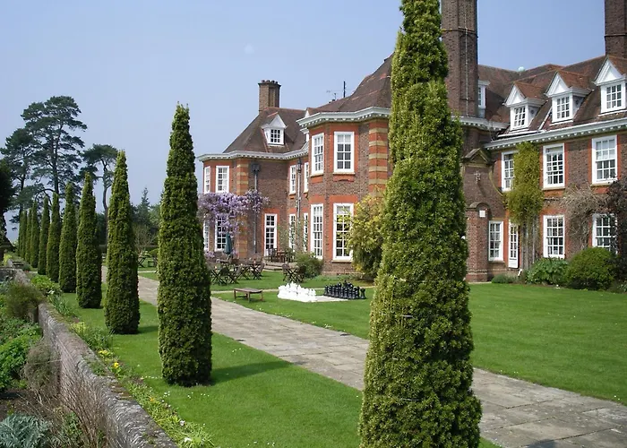 Barnett HillSpa Hotel